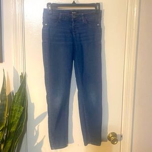 Girls sz 12 skinny DKNY jeans